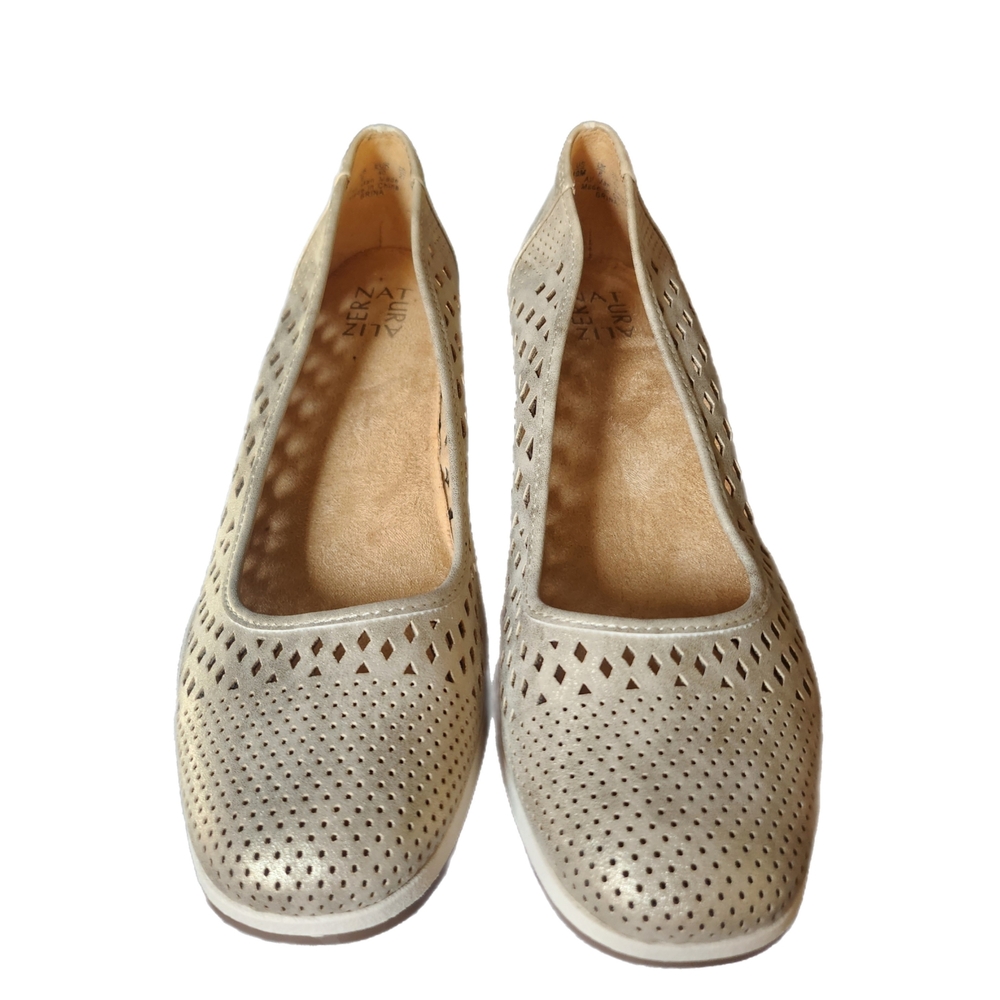 Naturalizer Gold Metallic Comfort Wedge Shoes with Perforated Design @msplf1949 - Picture 6 of 6